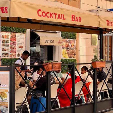 Floor 6 Boutique By Dot 3*